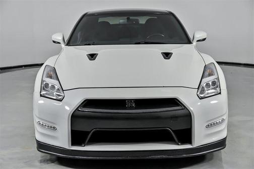 2016 Nissan GT-R Premium