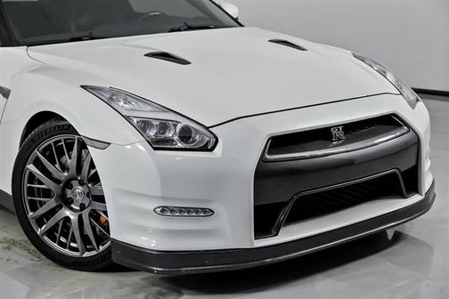 2016 Nissan GT-R Premium