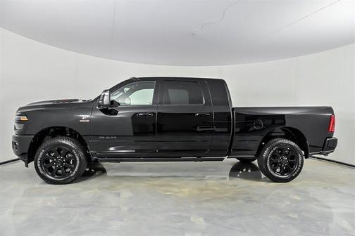 Diamond Black Crystal Pearlcoat 2026 RAM 3500 Laramie Mega Cab 4x4 6'4' Box