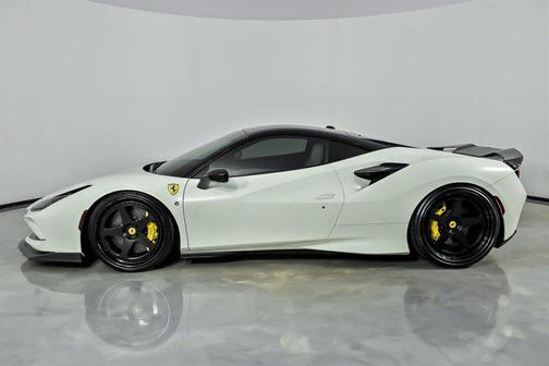 Bianco Avus 2020 Ferrari F8 Tributo Base