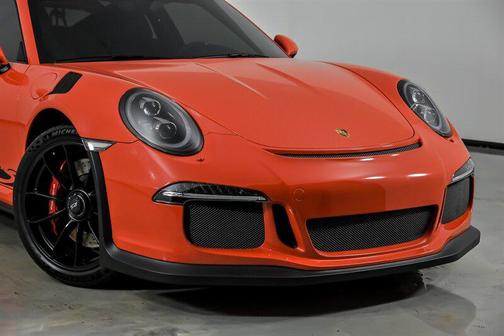 Lava Orange 2016 Porsche 911 GT3 RS
