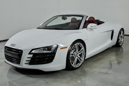 Ibis White 2011 Audi R8 4.2 quattro Spyder