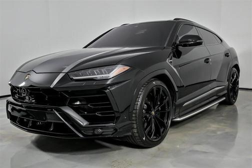 2021 Lamborghini Urus Pearl Capsule