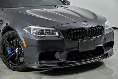 Black Sapphire Metallic 2015 BMW M5 Base