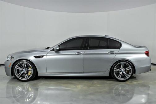 Silverstone Metallic 2016 BMW M5 Base