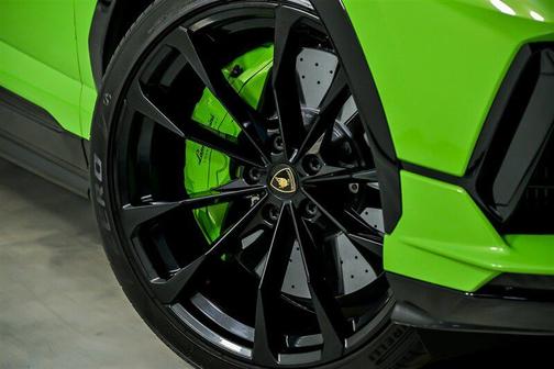 2023 Lamborghini Urus S