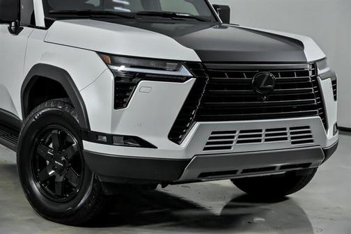 Eminent White Pearl 2025 Lexus GX 550 Overtrail