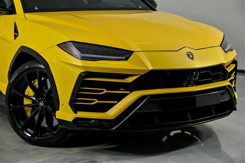 2021 Lamborghini Urus 