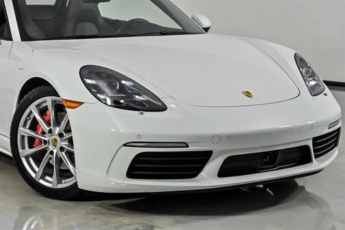 Carrara White Metallic 2019 Porsche 718 Boxster S