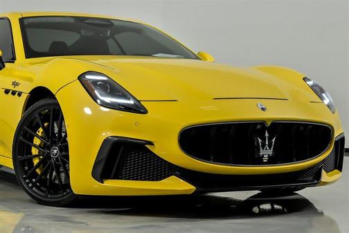 GIALLO MODENESE 2024 Maserati GranTurismo Trofeo