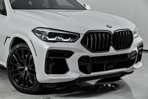 2022 BMW X6 M50i