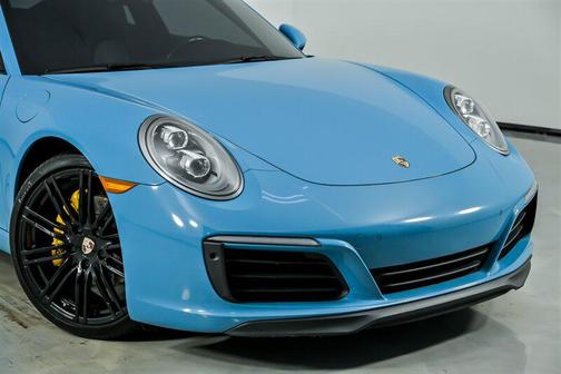 2018 Porsche 911 Carrera