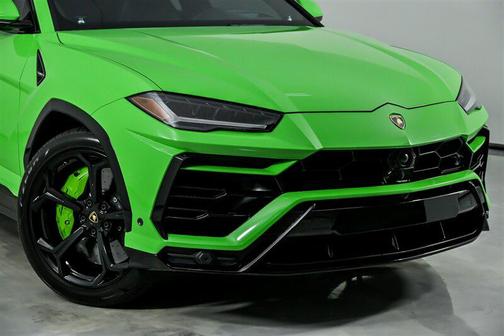2019 Lamborghini Urus -FRESH VERDE WRAP!