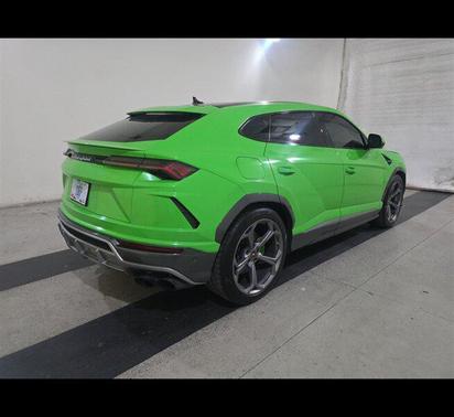 2019 Lamborghini Urus -FRESH VERDE WRAP!