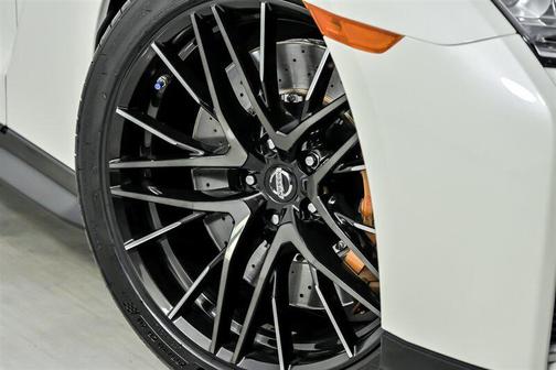 2021 Nissan GT-R Premium Dual-clutch 6-Speed Transmission