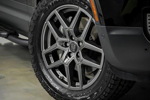 Santorini Black Metallic 2025 Land Rover Defender 110 P400 S
