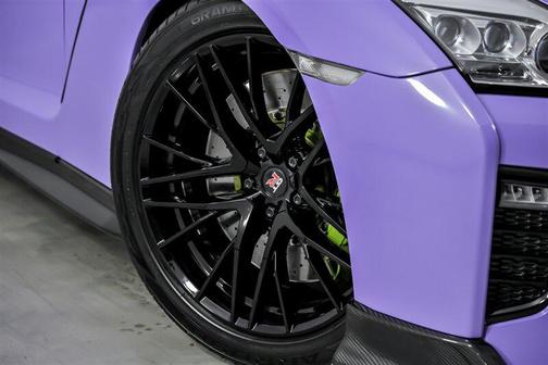 2020 Nissan GT-R Premium Dual-clutch 6-Speed Transmission