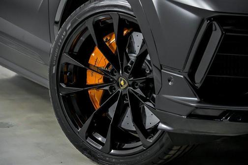 Matte Black 2024 Lamborghini Urus S