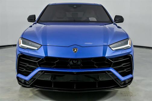 2021 Lamborghini Urus Graphite Capsule