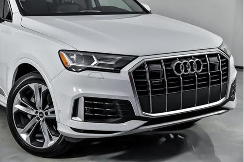 2022 Audi Q7 55 Premium Plus