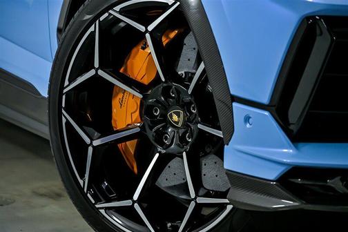 2024 Lamborghini Urus Performante