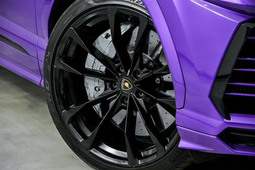 2022 Lamborghini Urus 