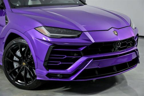 2022 Lamborghini Urus 