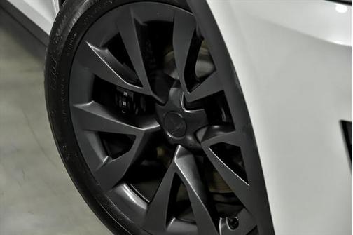 2022 Tesla Model X Plaid Tri Motor All-Wheel Drive
