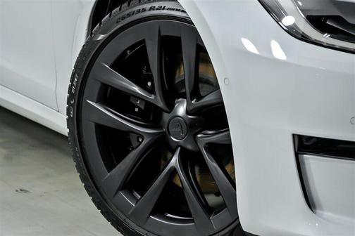 2022 Tesla Model S Plaid