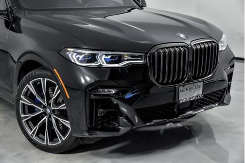 2022 BMW X7 M50i
