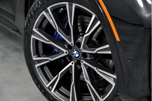 2022 BMW X7 M50i