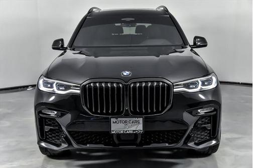 2022 BMW X7 M50i