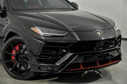 2020 Lamborghini Urus 