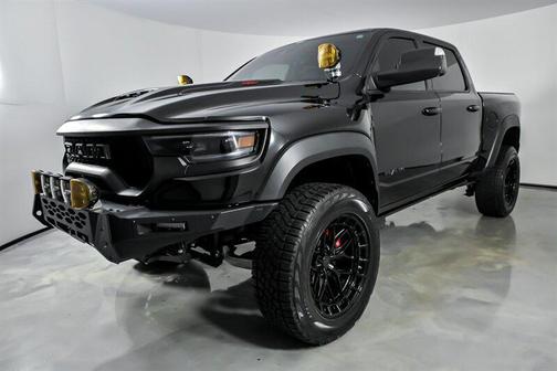 Diamond Black Crystal Pearlcoat 2022 RAM 1500 TRX