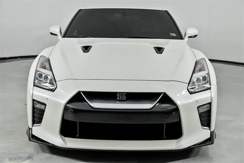 2020 Nissan GT-R Premium Dual-clutch 6-Speed Transmission