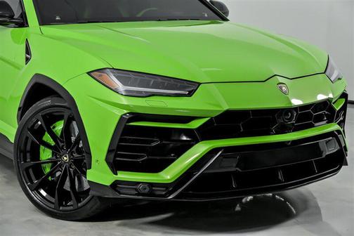2022 Lamborghini Urus 