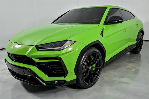 2022 Lamborghini Urus 