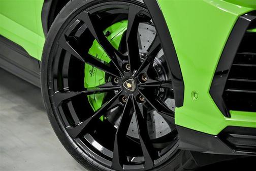 2022 Lamborghini Urus 