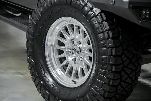 Diamond Black Crystal Pearlcoat 2022 RAM 1500 TRX