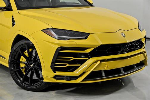 2022 Lamborghini Urus 