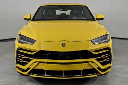 2022 Lamborghini Urus 