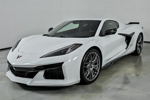 Arctic White 2024 Chevrolet Corvette Z06