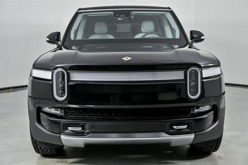 2023 Rivian R1S Adventure