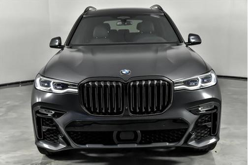 2021 BMW X7 M50i