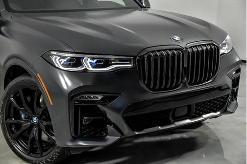 2021 BMW X7 M50i