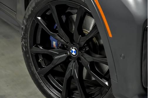 2021 BMW X7 M50i