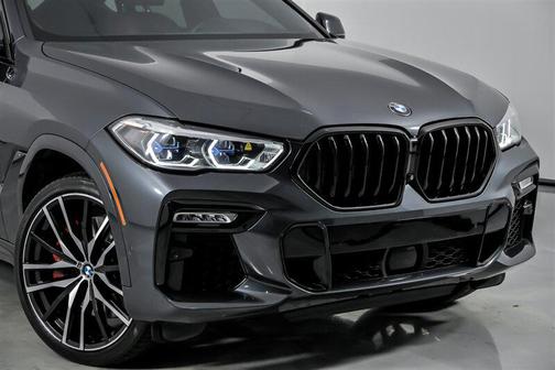 2021 BMW X6 M50i
