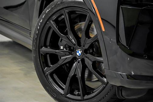 Black Sapphire Metallic 2025 BMW X7 M60i