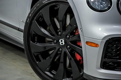 Moonbeam Metallic 2021 Bentley Flying Spur W12