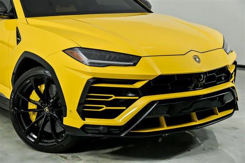 2019 Lamborghini Urus -STARLIGHT HEADLINER-CUSTOM AUDIO